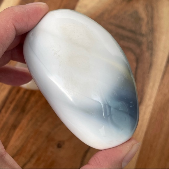 Orca Agate Palm Stone - Picture 14 of 17